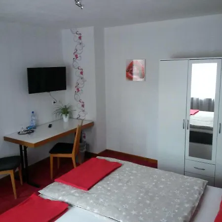 Bernhardine * Knüllwald