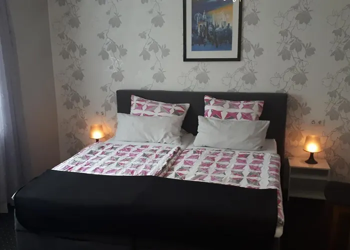 Bernhardine * Knüllwald